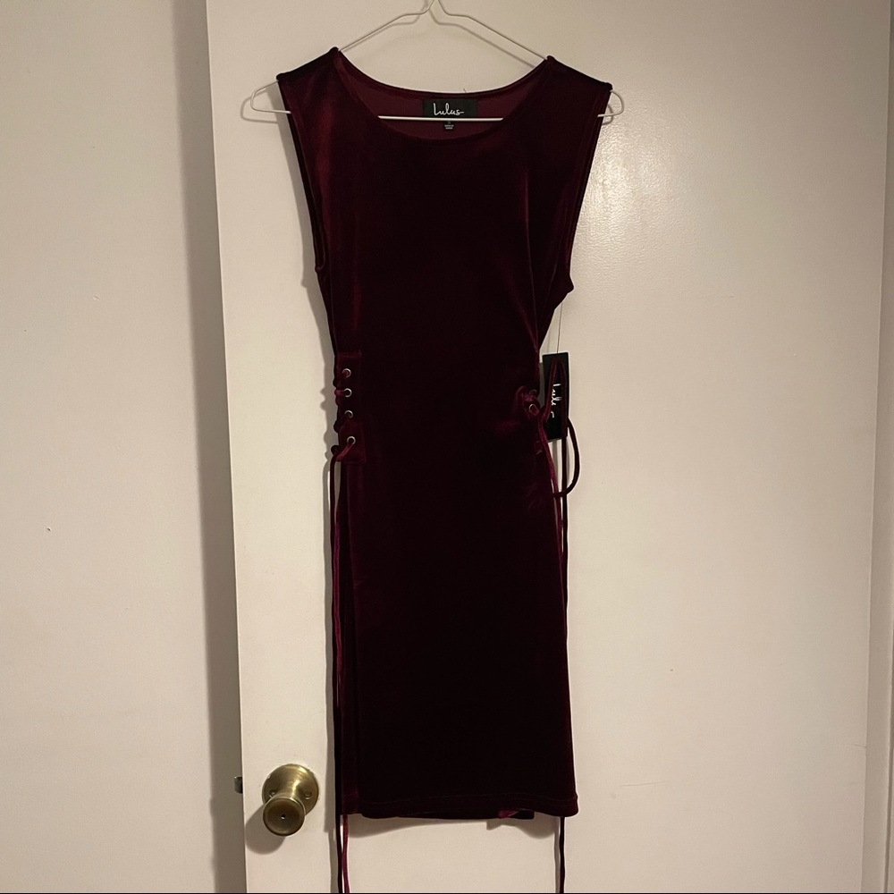 NWT Lulus burgundy crushed velvet dress